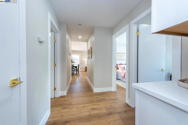 Image 39 of 54 For 32996 Soquel St