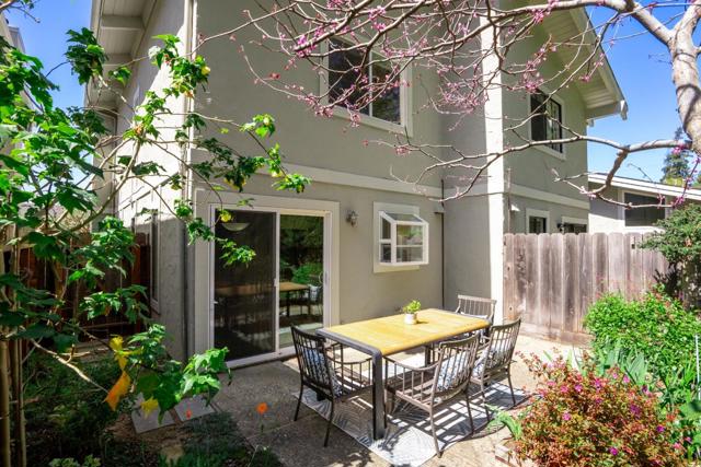 128 Grant Street, Santa Cruz CA: https://media.crmls.org/mediaz/5f8d1e62-d9ae-4819-a668-e34156a81f28.jpg