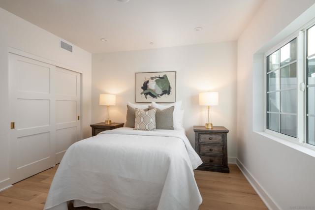 545 Orange Ave, Coronado CA: https://media.crmls.org/mediaz/5f8d2ef5-fb3f-4fdc-8d52-e8d211885889.jpg