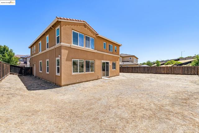 4576 Benton St, Antioch CA: https://media.crmls.org/mediaz/5f8d55de-7364-448b-a212-80ff513e6c9a.jpg