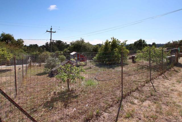 46 Valley View Road, Watsonville CA: https://media.crmls.org/mediaz/5f8e28d0-bbe7-44df-93fb-3303c2c9d1e5.jpg