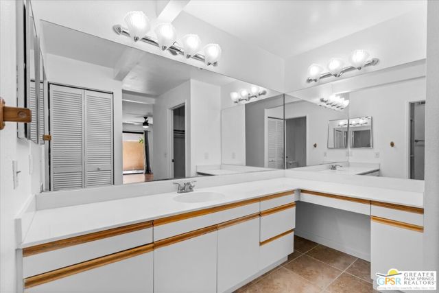 200 E Racquet Club Road, Palm Springs CA: https://media.crmls.org/mediaz/5f8e2e7d-b7e1-473e-80d4-1053b80ba52e.jpg