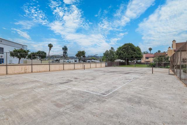 514 Jamacha Rd, El Cajon CA: https://media.crmls.org/mediaz/5f8e2f7a-419d-4a0f-83c6-765b022c0270.jpg