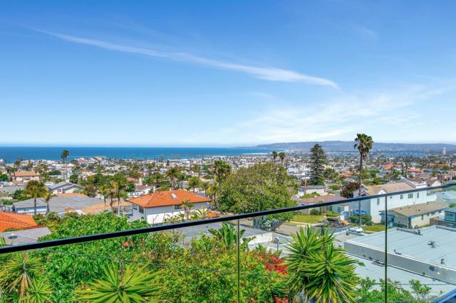 4611 Santa Cruz Ave, San Diego CA: https://media.crmls.org/mediaz/5f8e9c02-63c2-41b4-a6a7-22161b077a38.jpg