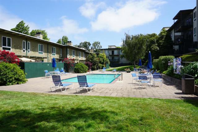 974 Peninsula Avenue, San Mateo CA: https://media.crmls.org/mediaz/5f8f4b38-adeb-4d83-8c9f-ee4c784caad7.jpg