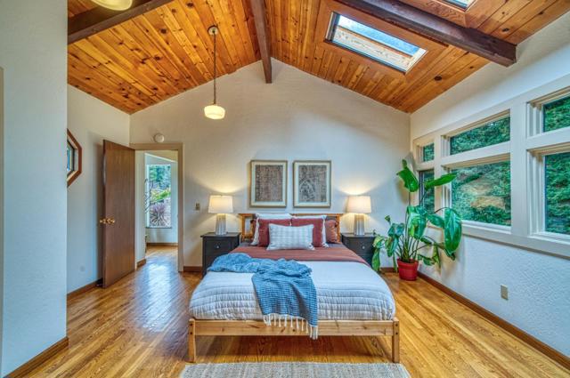 9013 Rhodes Avenue, Aptos CA: https://media.crmls.org/mediaz/5f8f9451-6e43-4109-bef9-d85c609d83be.jpg