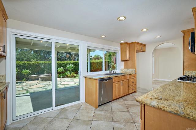 Detail Gallery Image 10 of 26 For 723 Fresca Ct, Solana Beach,  CA 92075 - 3 Beds | 2 Baths