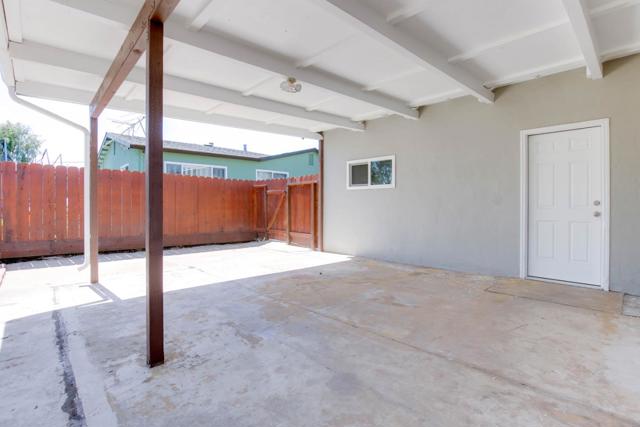 1261 Highland Drive, Hollister CA: https://media.crmls.org/mediaz/5f901cd8-1cca-463e-b1ea-81a5f7f3a4d0.jpg