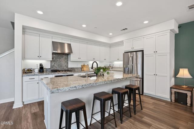 Detail Gallery Image 14 of 63 For 562 Kumquat Ct, Santa Paula,  CA 93060 - 5 Beds | 4 Baths