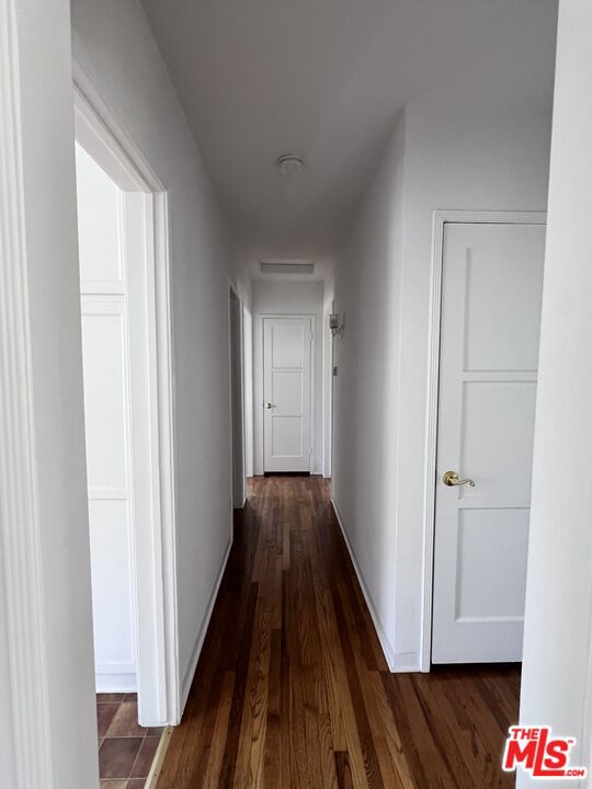 https://media.crmls.org/mediaz/5f90774d-06d9-4ebe-964b-8eec61b476c1.jpg?preset=X-Large