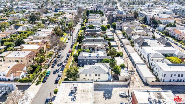 139 N Harper Avenue, Los Angeles CA: https://media.crmls.org/mediaz/5f9132af-f57f-4e89-8372-8844a4244ae3.jpg