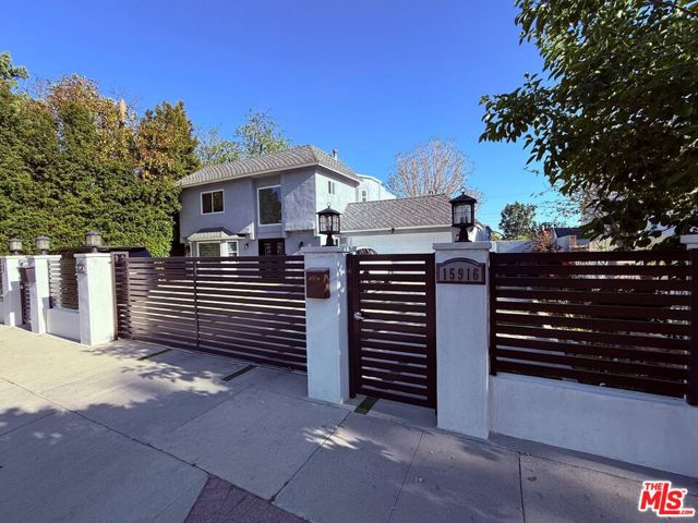 15916 Bahama Street, North Hills CA: https://media.crmls.org/mediaz/5f91aba5-80c9-4846-8106-f5cd70cb7df0.jpg