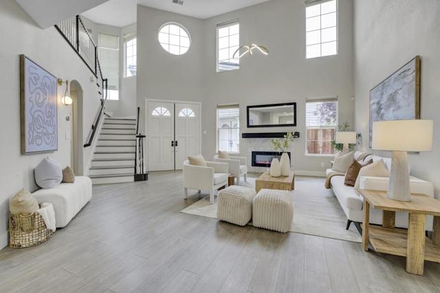 998 Governors Bay Drive, Redwood City CA: https://media.crmls.org/mediaz/5f91de4c-a235-49ed-9dee-c5ec303d900f.jpg
