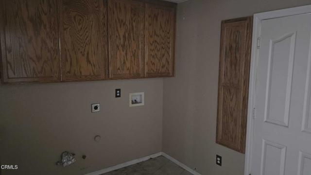 Detail Gallery Image 14 of 19 For 12780 Fir St, Oak Hills,  CA 92344 - 4 Beds | 2/1 Baths