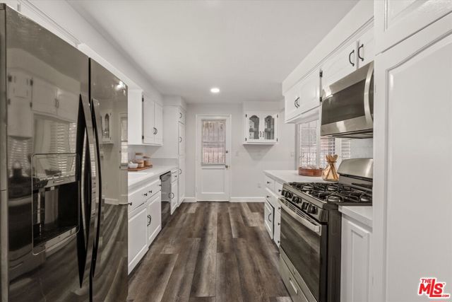 19714 Galway Avenue, Carson CA: https://media.crmls.org/mediaz/5f938913-eb5f-4676-9c71-1960b7b9c229.jpg