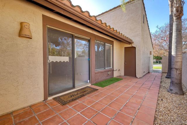 2032 David Dr, Escondido CA: https://media.crmls.org/mediaz/5f949d77-8d6f-4656-9d0a-c20136552078.jpg