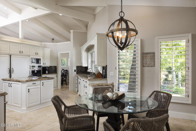 4525 Rayburn Street, Westlake Village CA: https://media.crmls.org/mediaz/5f95530f-56fa-4233-b48c-2592c7383495.jpg