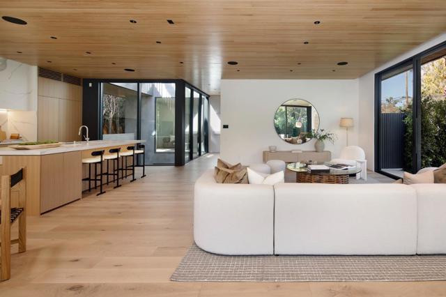 1480 Bryant Street, Palo Alto CA: https://media.crmls.org/mediaz/5f956abe-528d-43ea-9089-662467a90bd1.jpg