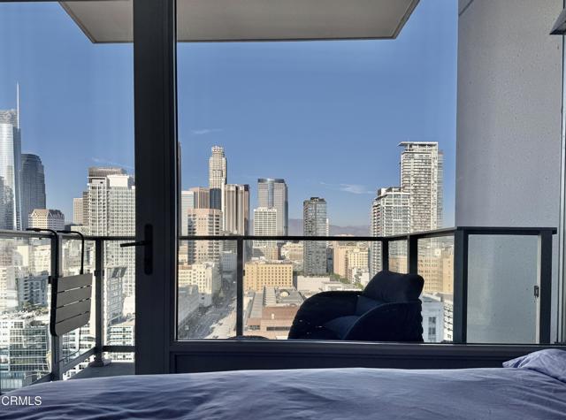 Detail Gallery Image 4 of 14 For 1050 S Grand Ave #2004,  Los Angeles,  CA 90015 - 2 Beds | 2 Baths