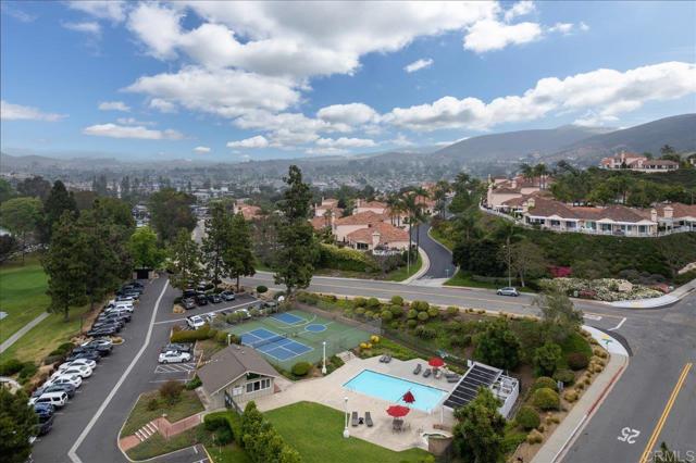 1209 La Verde Lane, San Marcos CA: https://media.crmls.org/mediaz/5f96ecd7-349c-4328-ac43-44052fdbbe14.jpg