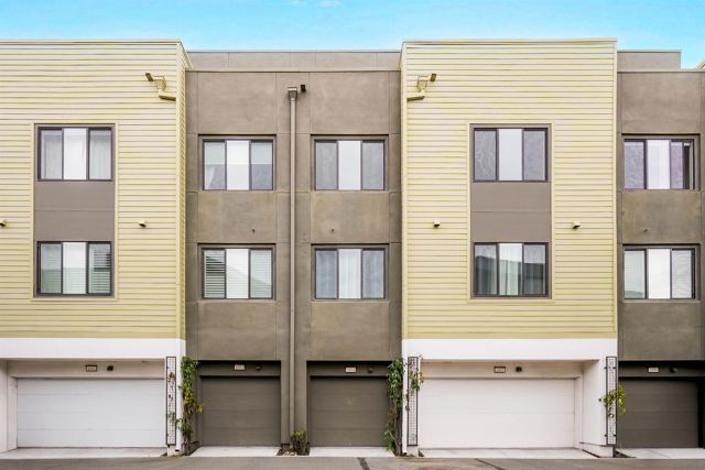 45039 Insight St, Fremont CA: https://media.crmls.org/mediaz/5f96fff2-09ca-4ba6-a85f-495abddb9d5f.jpg