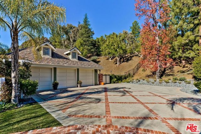 3827 Castle View Drive photo 5