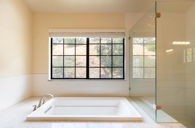 4514 La Canada, Fallbrook CA: https://media.crmls.org/mediaz/5f981511-70b7-43e2-b7ca-07a4570dc1c5.jpg