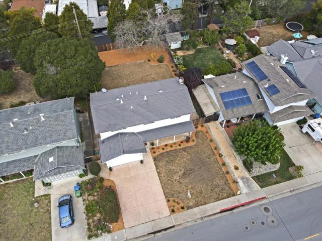 621 Monterey Avenue, Capitola CA: https://media.crmls.org/mediaz/5f984ed0-6613-4238-933c-d6dc36255a8b.jpg