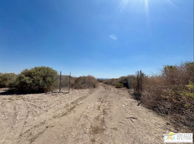 0 Noffsinger, Niland CA: https://media.crmls.org/mediaz/5f99f866-03b6-491c-bb41-9a156922ba99.jpg