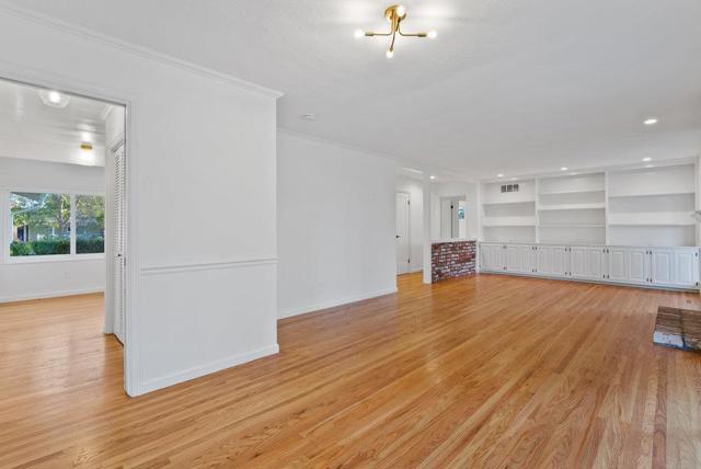 115 Crestview Terrace, Santa Cruz CA: https://media.crmls.org/mediaz/5f9a47b5-bcf3-45b0-8594-7840558bcf5f.jpg