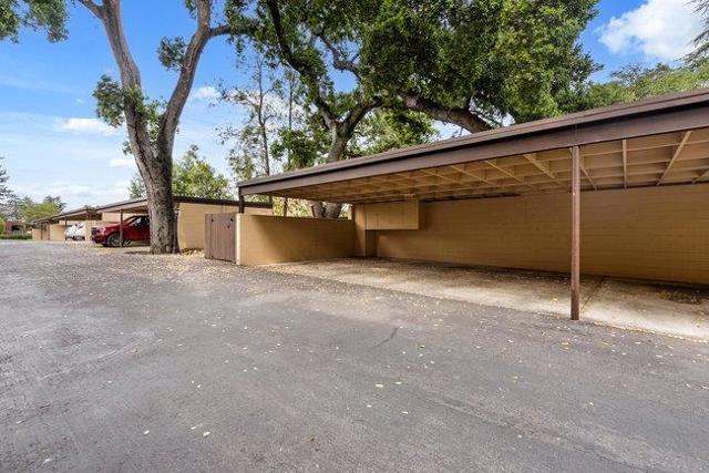 18400 Overlook Road, Los Gatos CA: https://media.crmls.org/mediaz/5f9a8ea5-3561-43e0-87ba-818d9a3e27ad.jpg