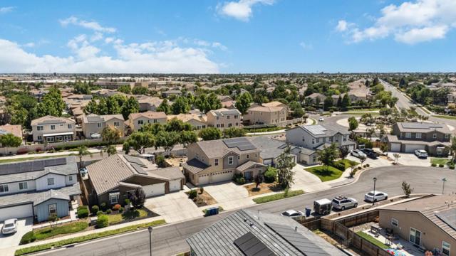 1666 Oak Street, Los Banos CA: https://media.crmls.org/mediaz/5f9b1ec0-e147-4678-b86d-e95252440745.jpg