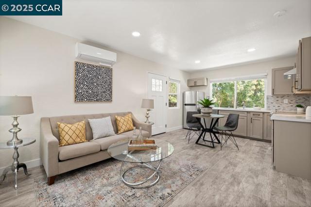 40 Loma Vista, Walnut Creek CA: https://media.crmls.org/mediaz/5f9b5ed5-8de5-42d1-a351-2f4e6f8c1009.jpg