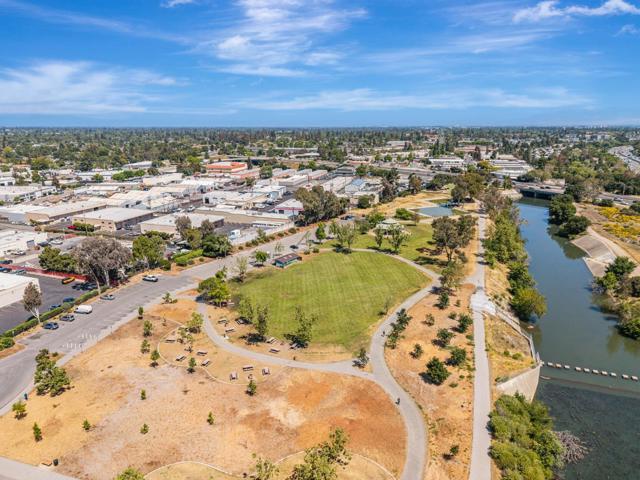 1040 Longfellow Avenue, Campbell CA: https://media.crmls.org/mediaz/5f9bbd15-80a9-476a-a031-823a44f364cc.jpg