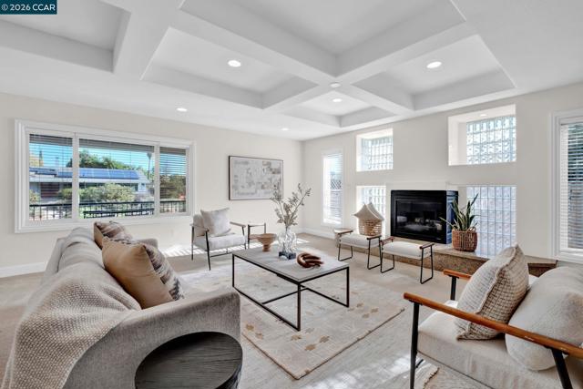 Image 7 of 53 For 367 Mt Washington Way