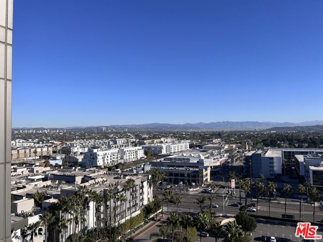 13650 Marina Pointe Drive, 1509 photo 2