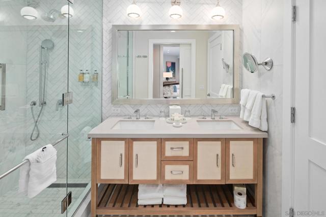 1500 Orange Ave, Coronado CA: https://media.crmls.org/mediaz/5f9c602b-5ed1-431c-bb23-adad4ab6441f.jpg