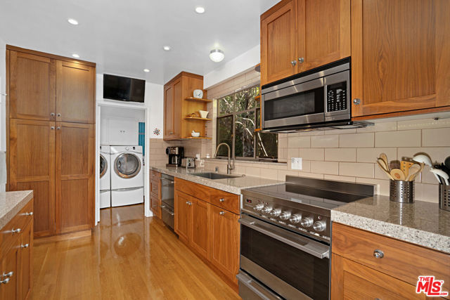 1750 Silverwood Terrace photo 13