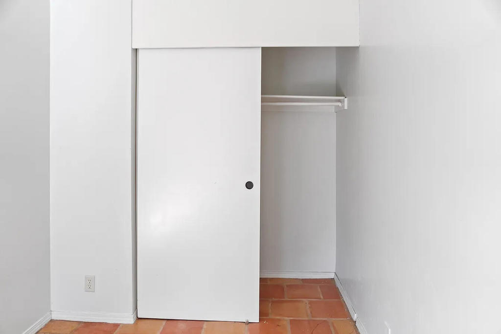 https://media.crmls.org/mediaz/5f9d10dd-de53-476e-a0e2-79e42c50c521.jpg?preset=X-Large