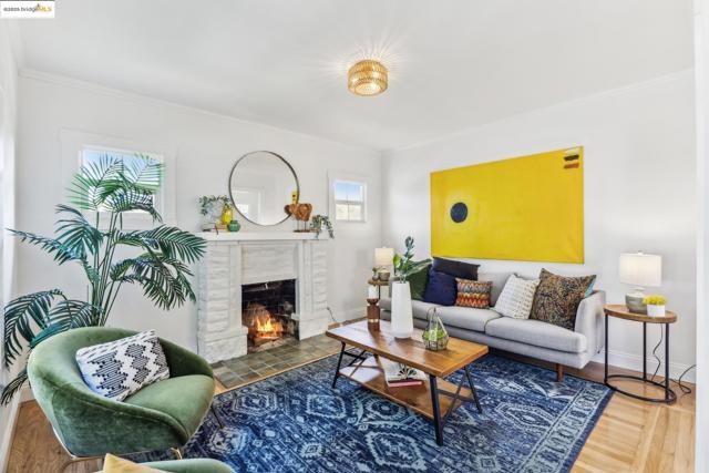 1350 Curtis St, Berkeley CA: https://media.crmls.org/mediaz/5f9d164d-2051-4599-8837-ebbbfd44e794.jpg