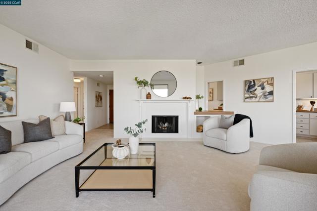 3318 Ptarmigan Dr., Walnut Creek CA: https://media.crmls.org/mediaz/5f9d8d1d-d5f2-4d65-885d-020f8cc97b4f.jpg