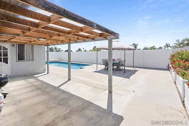 3023 Luana Dr, Oceanside, California 92056, 4 Bedrooms Bedrooms, ,2 BathroomsBathrooms,Single Family Residence,For Sale,Luana Dr,240018709SD