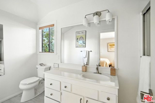 730 Basin Drive, Topanga CA: https://media.crmls.org/mediaz/5f9fbd20-1c8a-4b27-965a-b72966cee8e6.jpg