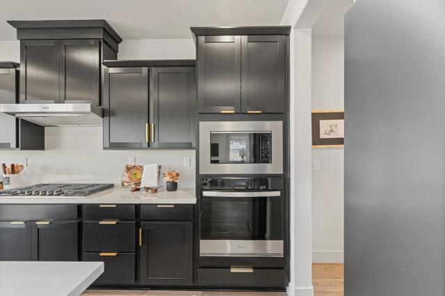 191 Scarlett Way, Hollister CA: https://media.crmls.org/mediaz/5fa0a0a5-ee2b-4b57-99ac-721d5b725496.jpg