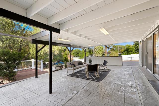 3918 Calavo Dr, La Mesa CA: https://media.crmls.org/mediaz/5fa0a2f0-96ff-41eb-a2ec-1b049b364932.jpg