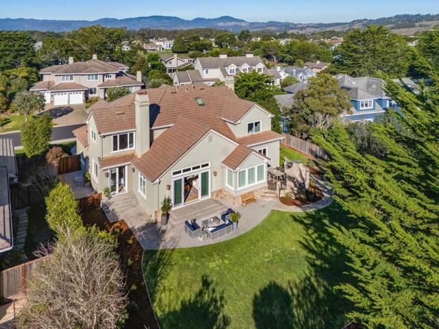 62 Spyglass Court, Half Moon Bay CA: https://media.crmls.org/mediaz/5fa145d5-8e5f-4771-9e6e-37f838bbc3b1.jpg