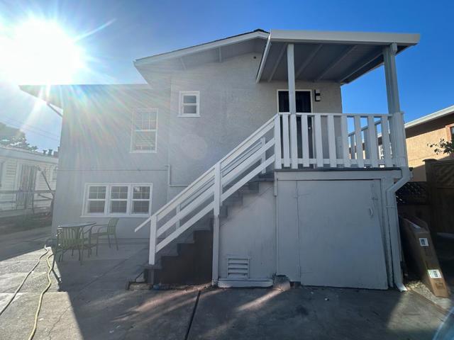2408 Bartlett Street, Oakland CA: https://media.crmls.org/mediaz/5fa18619-f76c-4f2f-adb7-1bf1eb0ad708.jpg