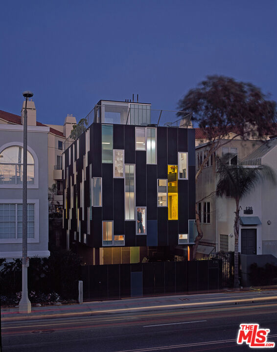 116 Pacific Avenue