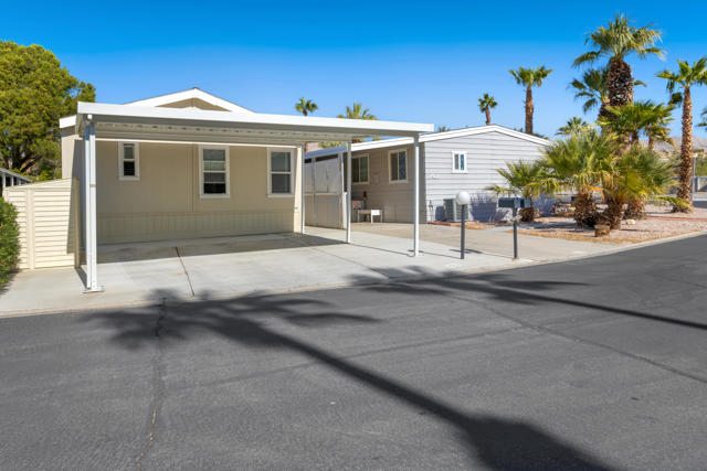 15500 Bubbling Wells Road, Desert Hot Springs CA: https://media.crmls.org/mediaz/5fa24a33-b55c-4f04-9ef7-0ee6b4b54fe5.jpg