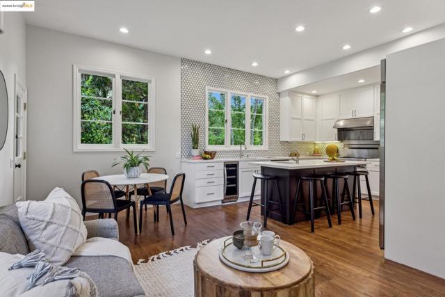 356 Mountain Avenue, Piedmont CA: https://media.crmls.org/mediaz/5fa2cdcb-9526-42d0-bf3b-b500214920c3.jpg